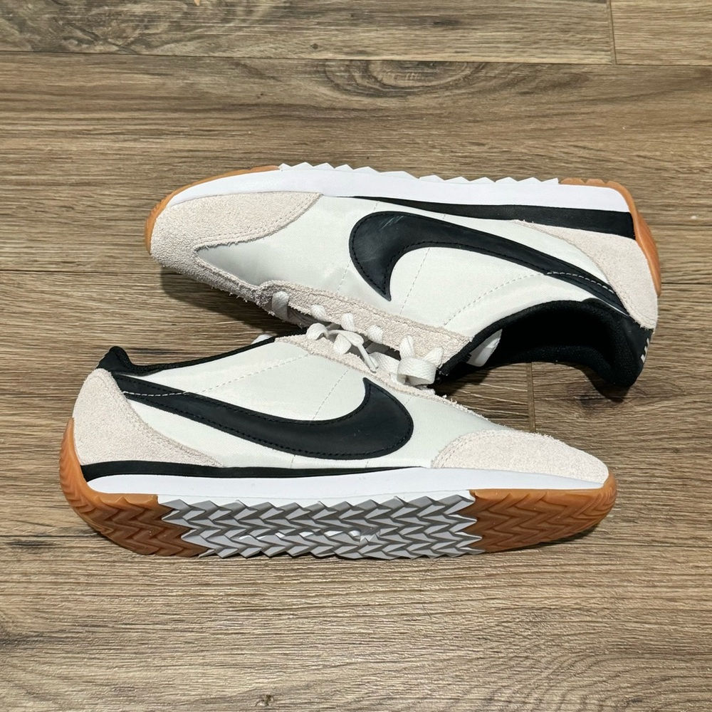 Women’s Nikes, White Leather and Navy Swoosh w Suede Toebox and Gumsoles